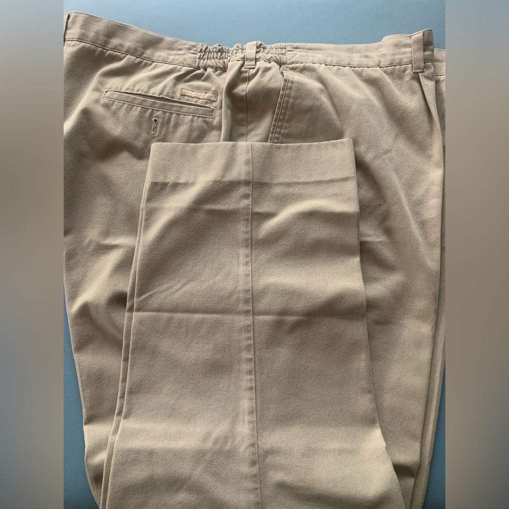 Hangar Chinos. 48/30